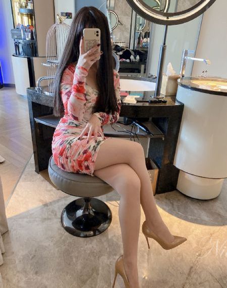 年轻女教师电影_720高清视频播放